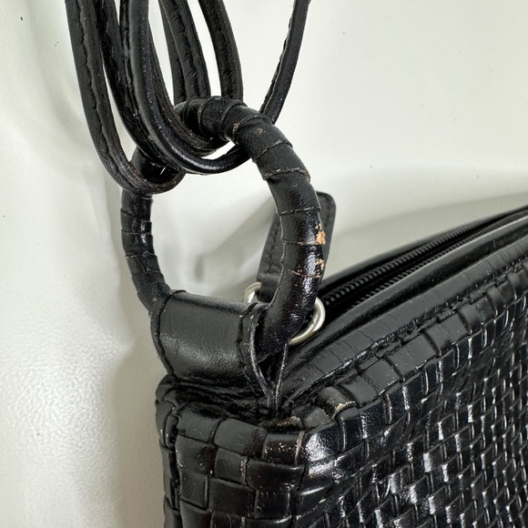Laura Ashley Black Woven Shoulder Bag With Leather Trim & Zipper Closure - Picture 4 of 10